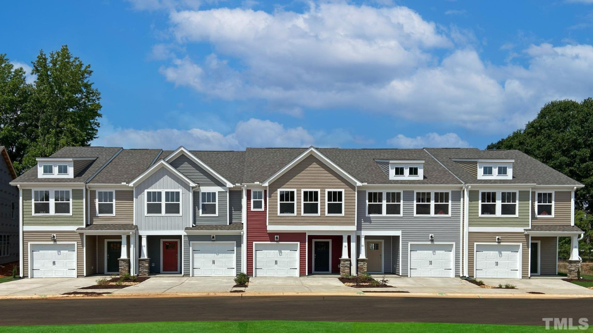 23 Clear Bead Ct Clayton, NC 27527