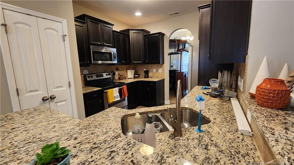 1323 Vandenberg Dr Fayetteville, NC 28312
