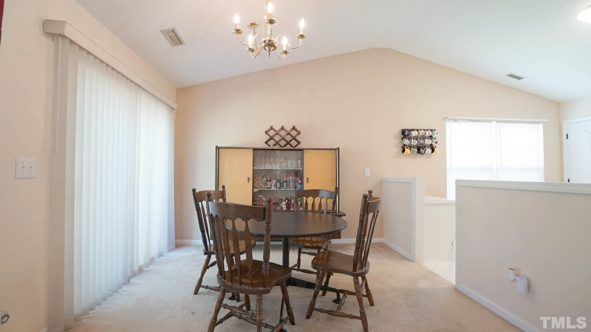 109 Saddle River Rd Apex, NC 27502