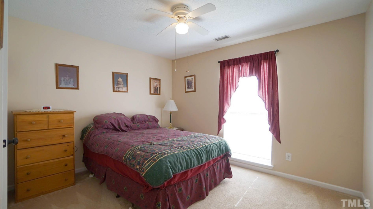 109 Saddle River Rd Apex, NC 27502