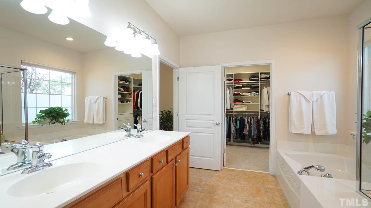 710 Birstall Dr Cary, NC 27519