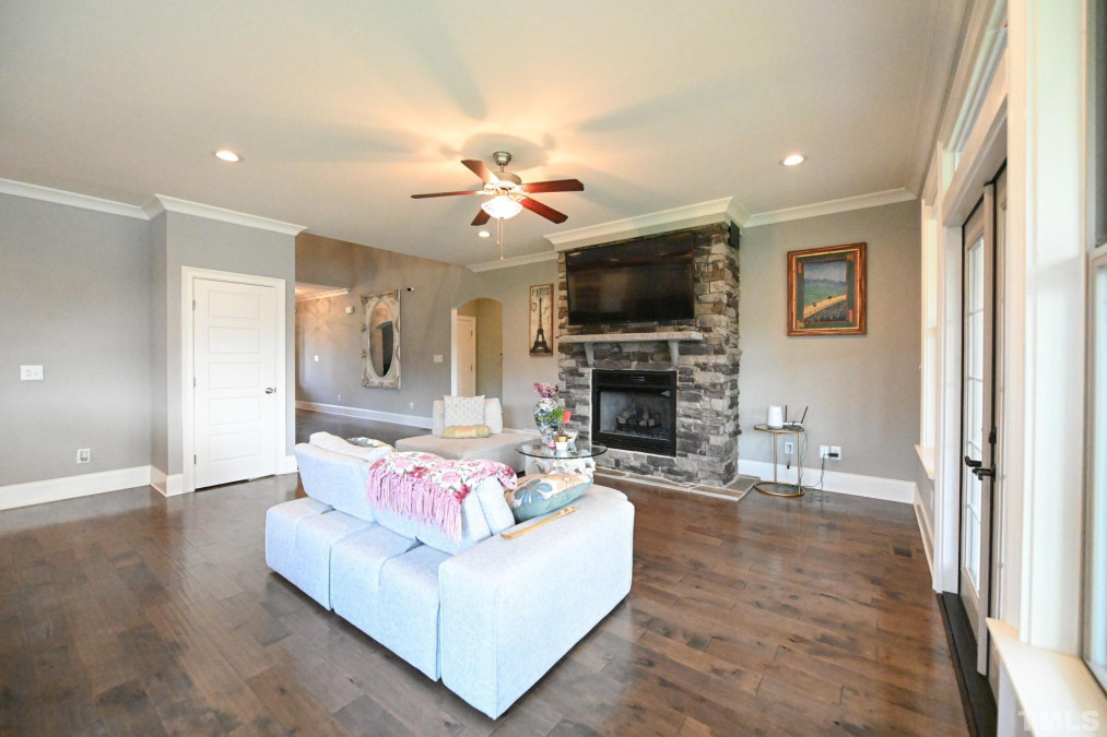 37 Gardenia Ct Benson, NC 27504