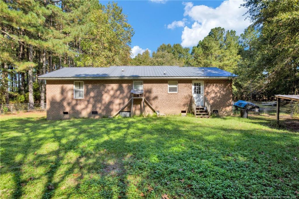 1390 Laurel Lake Rd Salemburg, NC 28385