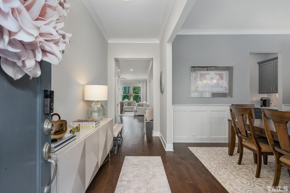 1121 Queensdale Dr, Cary, NC 27519 Raleigh Realty