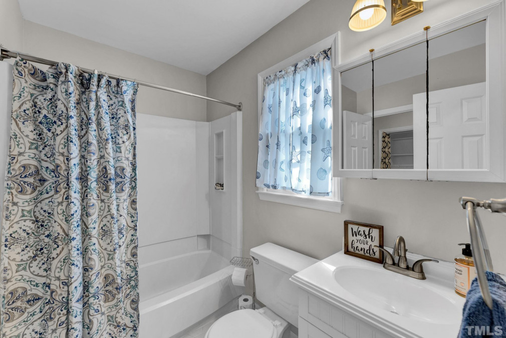 4527 Hamptonshire Dr Raleigh, NC 27613