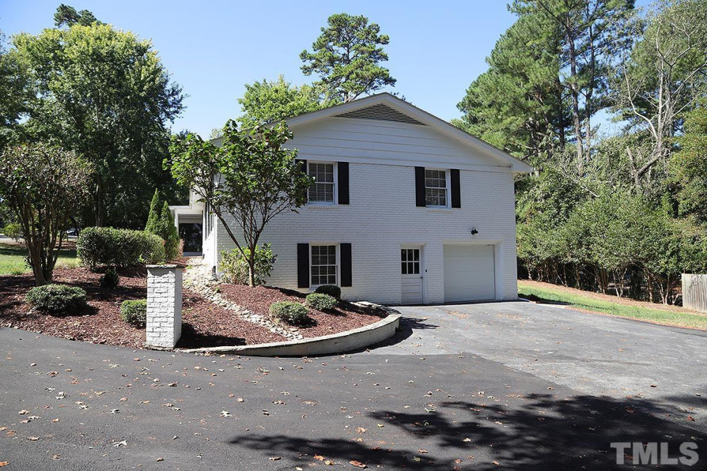 3712 Pleasant Valley Rd Raleigh, NC 27612