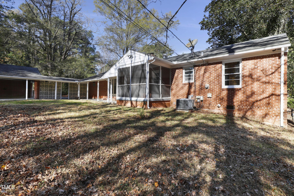 113 Estes Dr Chapel Hill, NC 27514