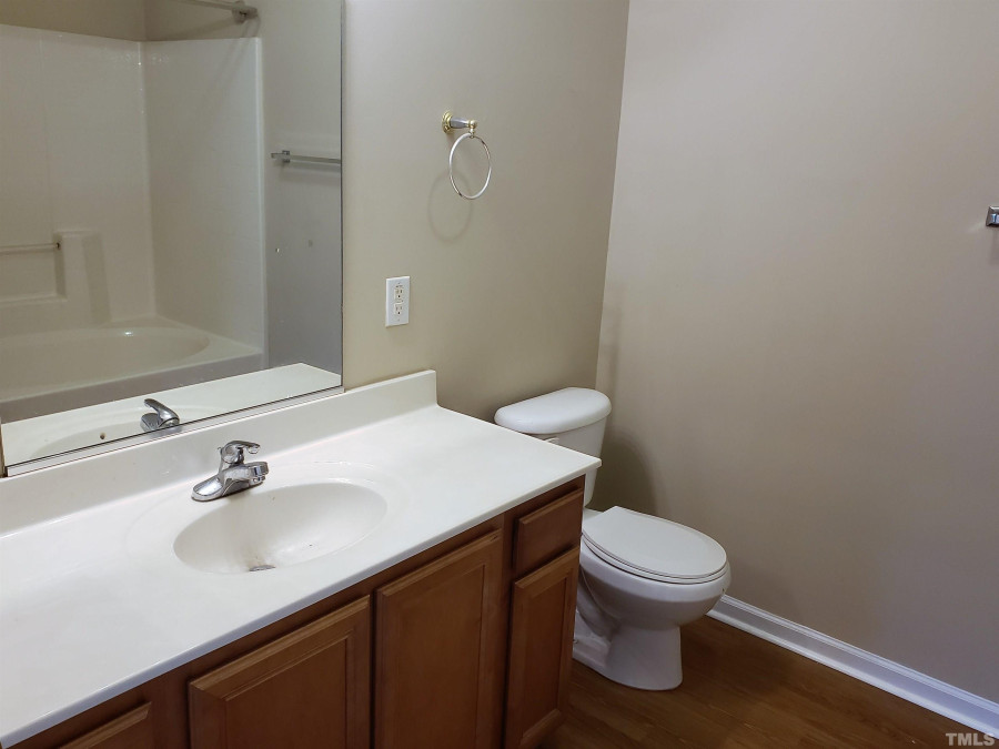 3010 Winston Dr Burlington, NC 27215