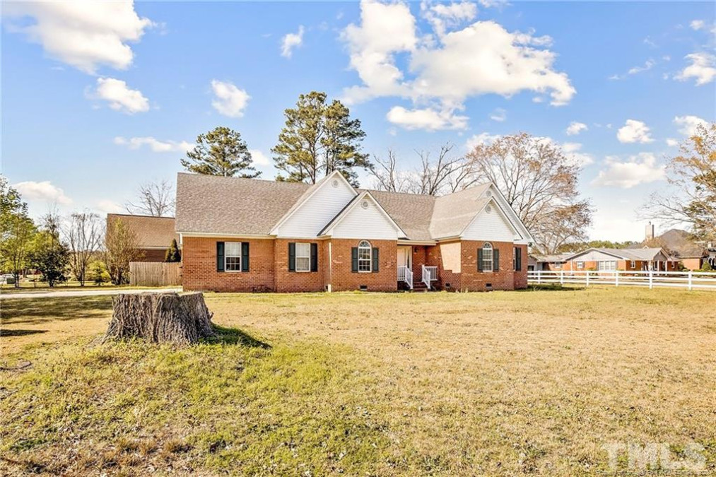 102 Summerchase Dr Fayetteville, NC 28311