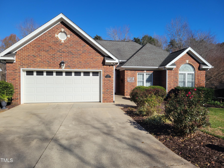 7 Hickory Dr Elon, NC 27244