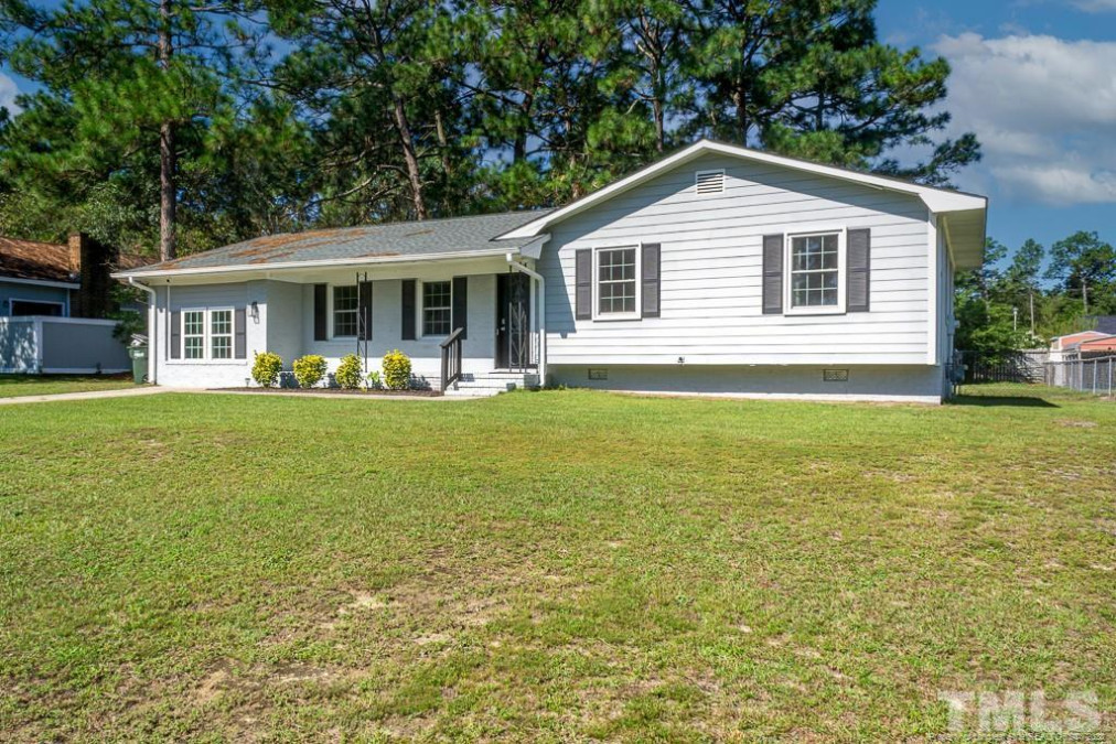2008 Lakemeadow Dr Fayetteville, NC 28304