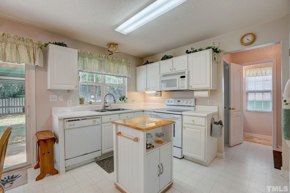 140 Honey Springs Ave Fuquay Varina, NC 27526