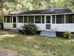 107 5th St Oxford, NC 27565