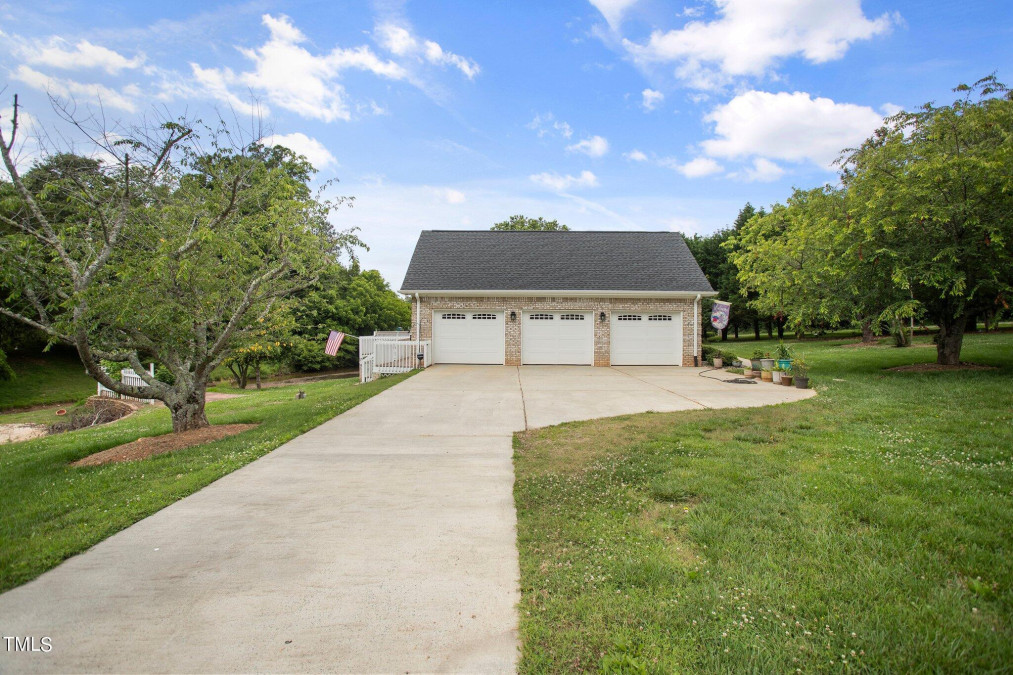 2662 Millbrook Dr Haw River, NC 27258