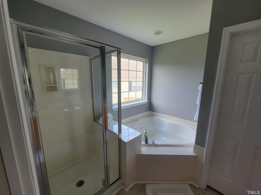2626 Forest Shadows Ln Raleigh, NC 27614