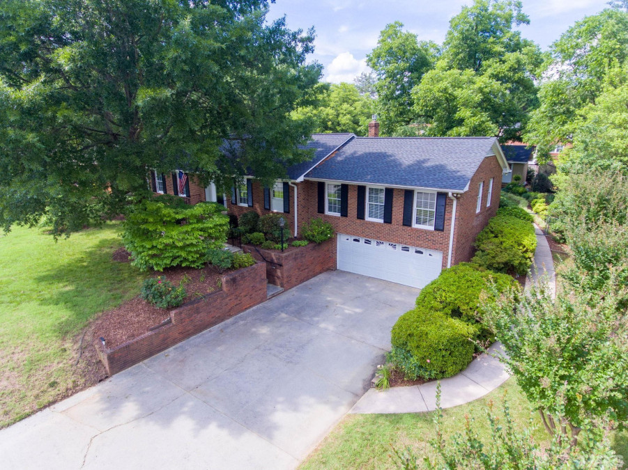 1935 Woodland Ave, Burlington, NC 27215 Raleigh Realty