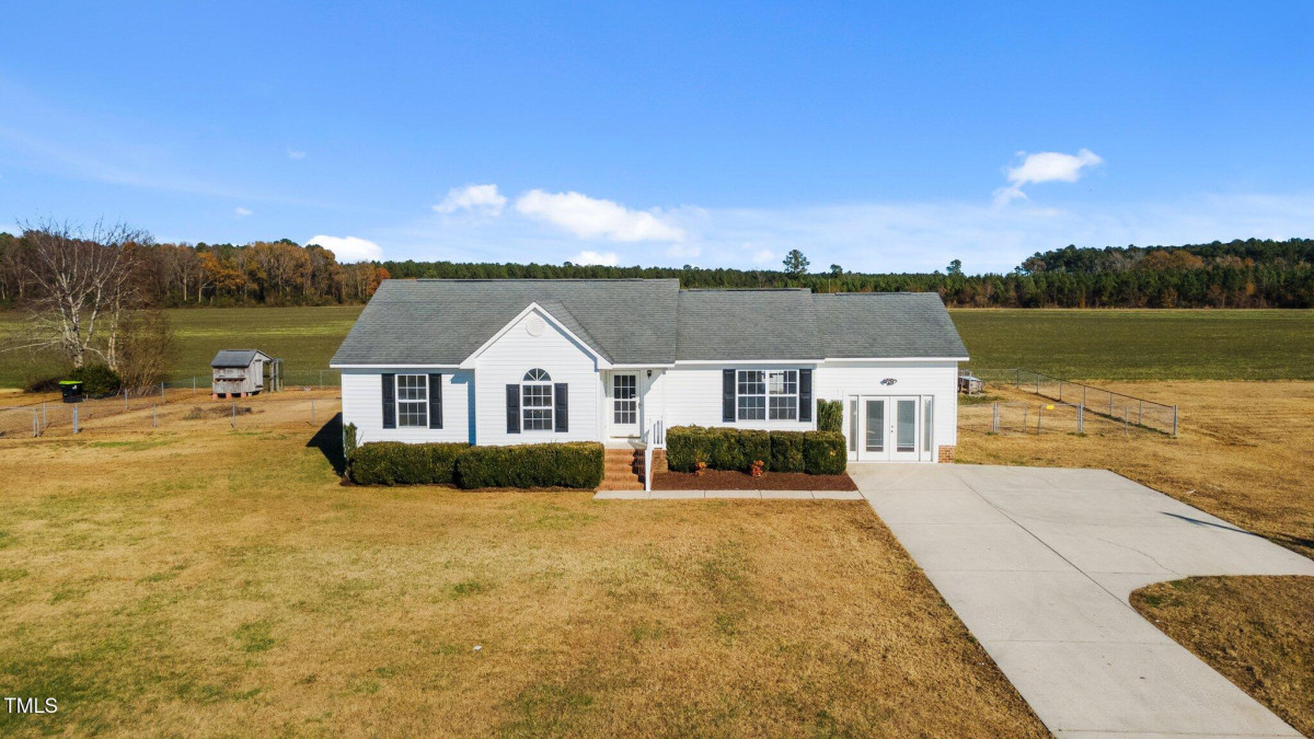 4572 Wyse Fork Rd Dover, NC 28526