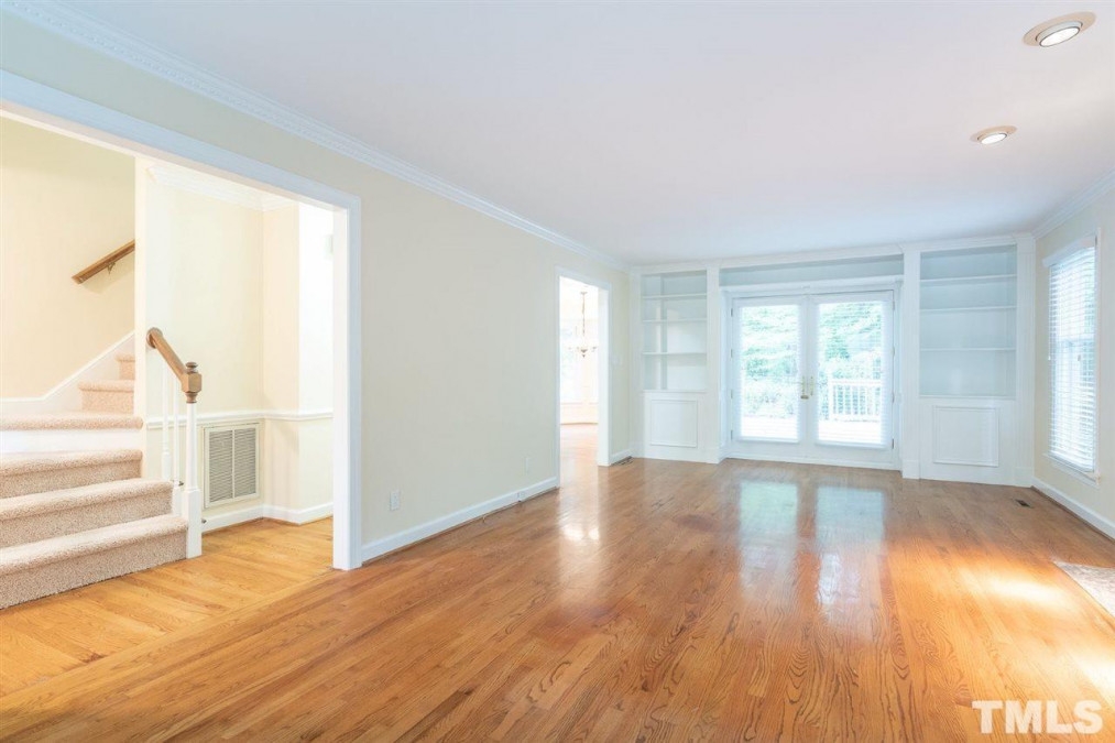 119 Cobblestone Dr Chapel Hill, NC 27516