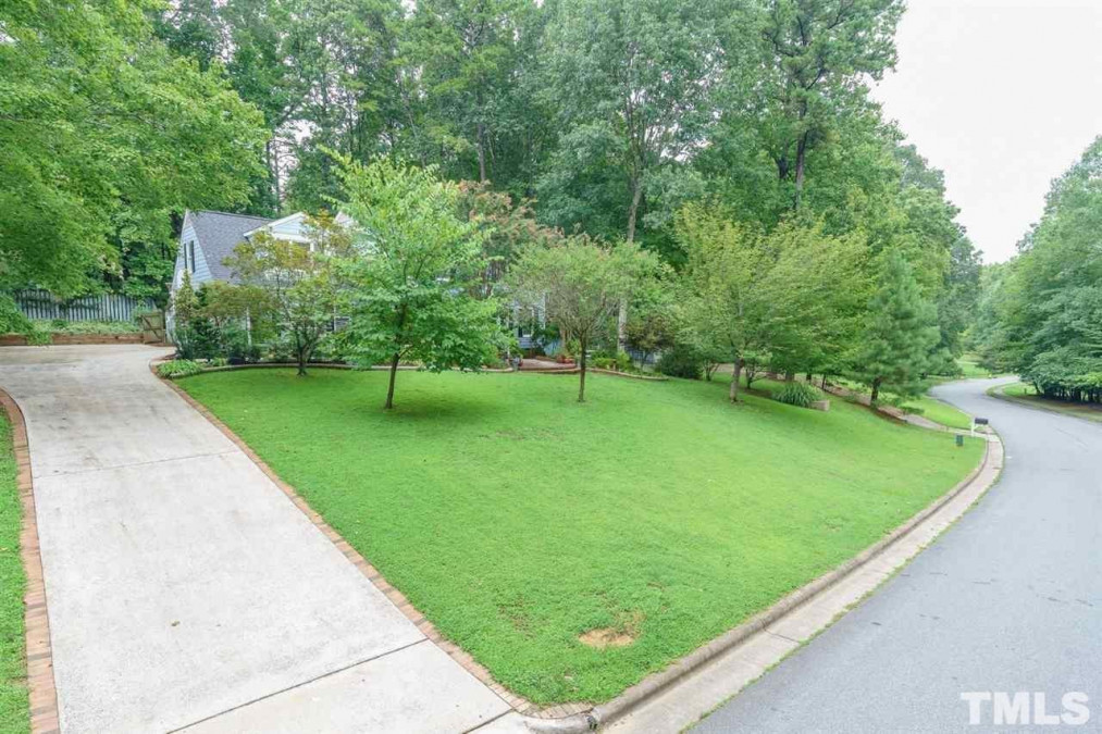 119 Cobblestone Dr Chapel Hill, NC 27516