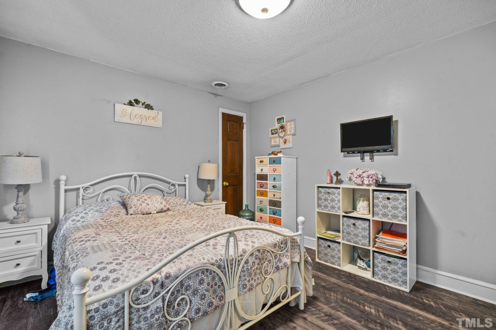 812 Manor Hills Rd Lillington, NC 27546