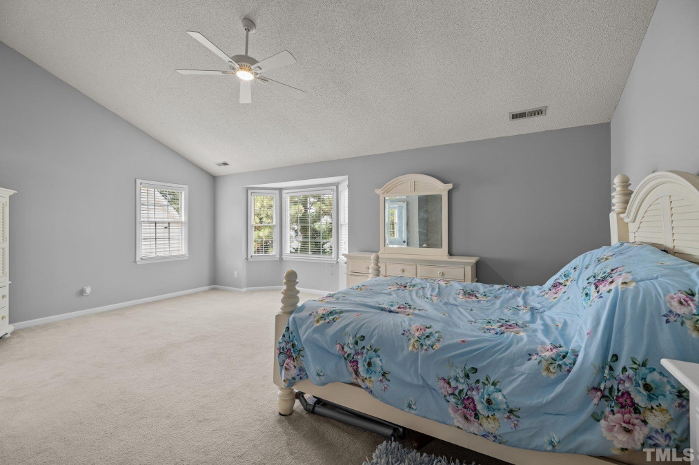 104 Summerglow Ct Cary, NC 27513