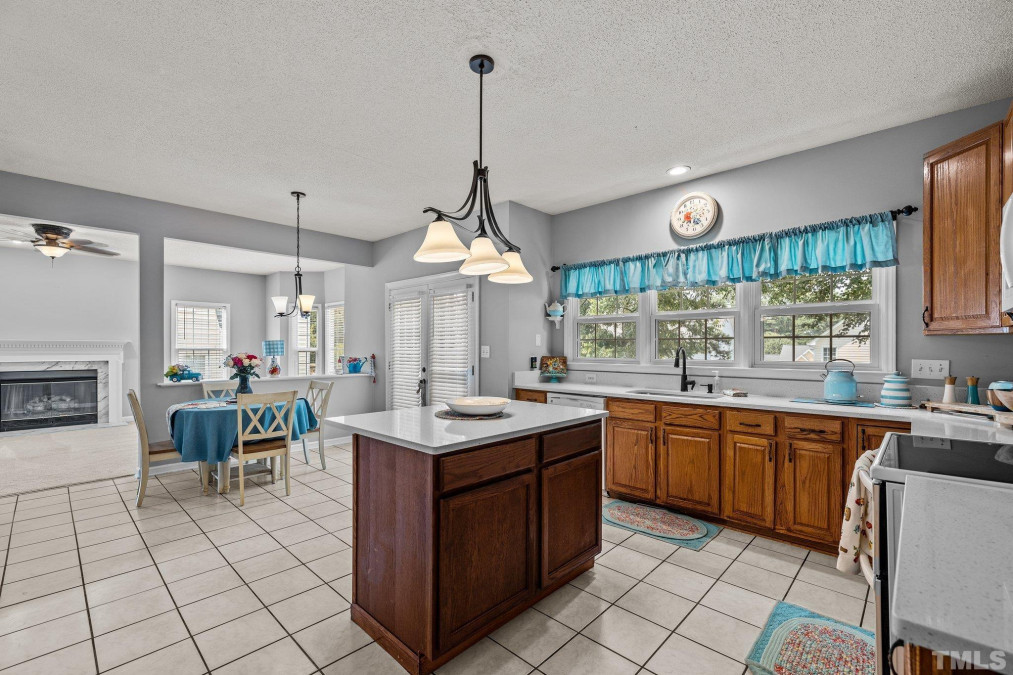 104 Summerglow Ct Cary, NC 27513