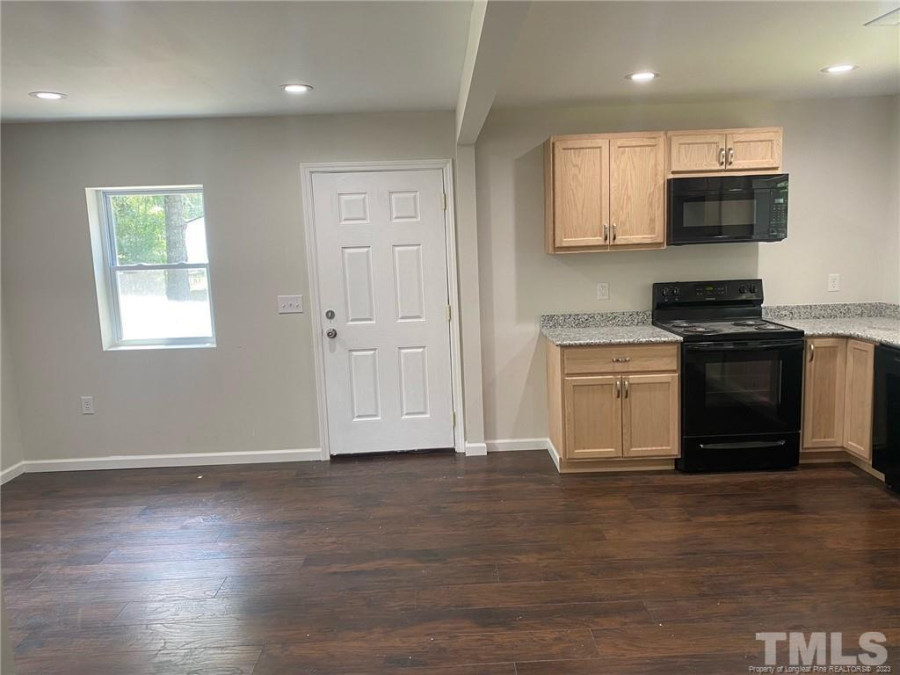 1300 Turnpike Rd, Fayetteville, NC 28305 Raleigh Realty