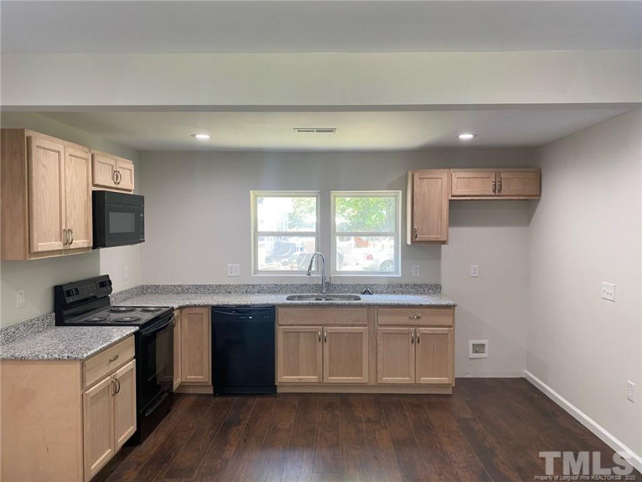 1300 Turnpike Rd, Fayetteville, NC 28305 Raleigh Realty