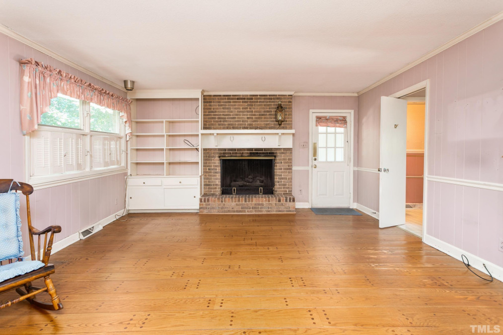 202 Westbrook Ct Burlington, NC 27215