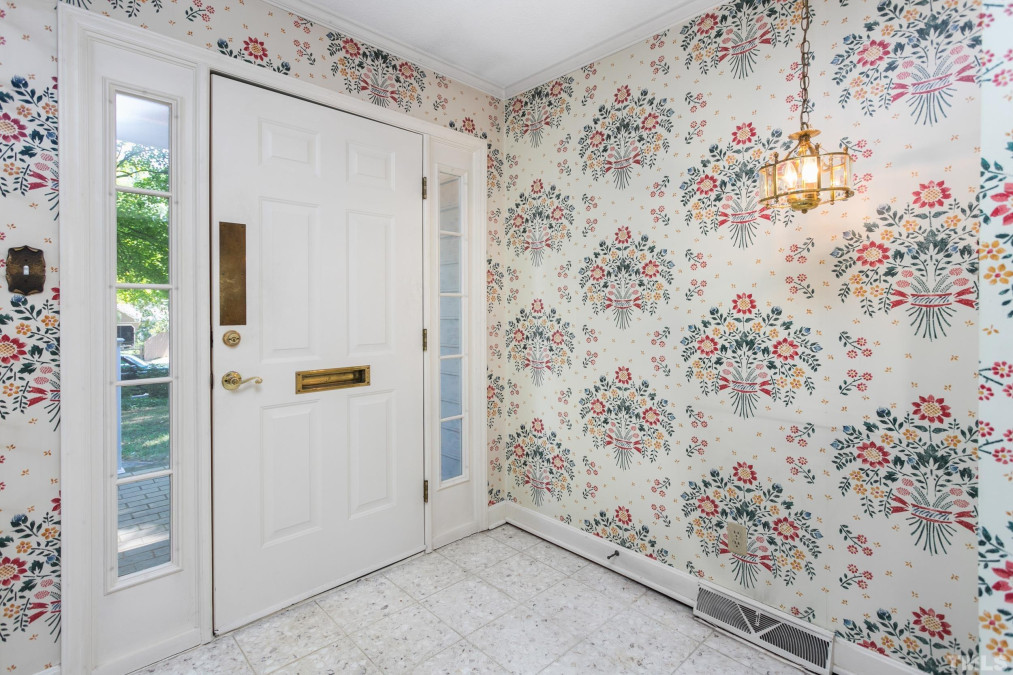 202 Westbrook Ct Burlington, NC 27215