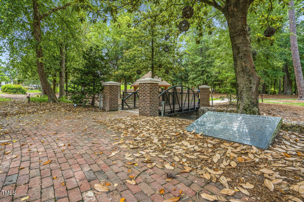 207 Pond View Ct Fuquay Varina, NC 27526