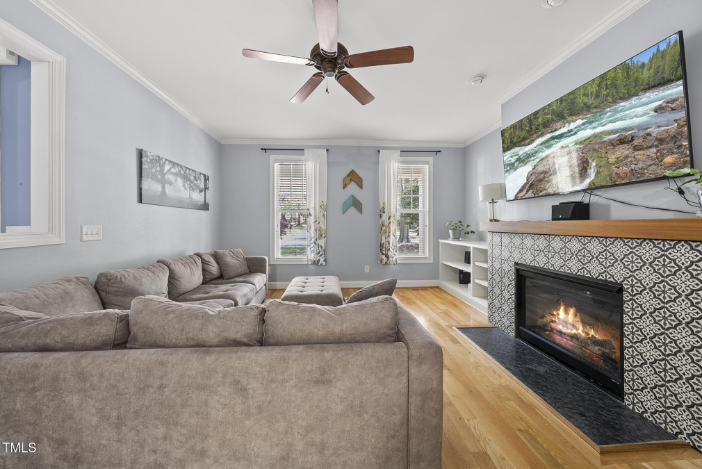 301 Marsh Landing Dr Holly Springs, NC 27540