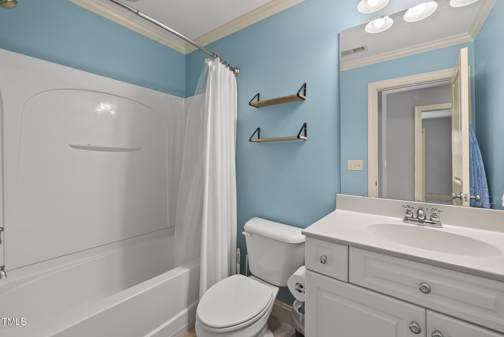 301 Marsh Landing Dr Holly Springs, NC 27540