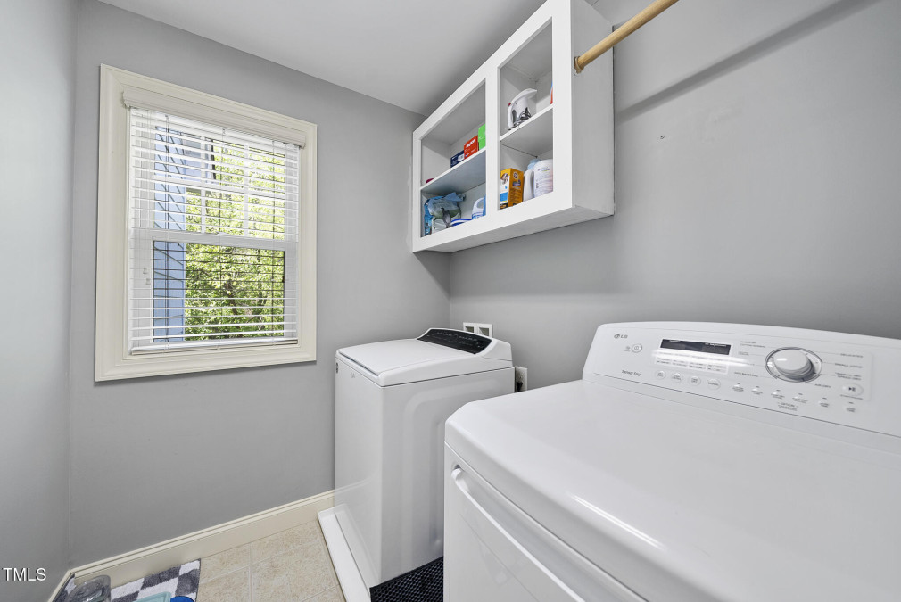 301 Marsh Landing Dr Holly Springs, NC 27540