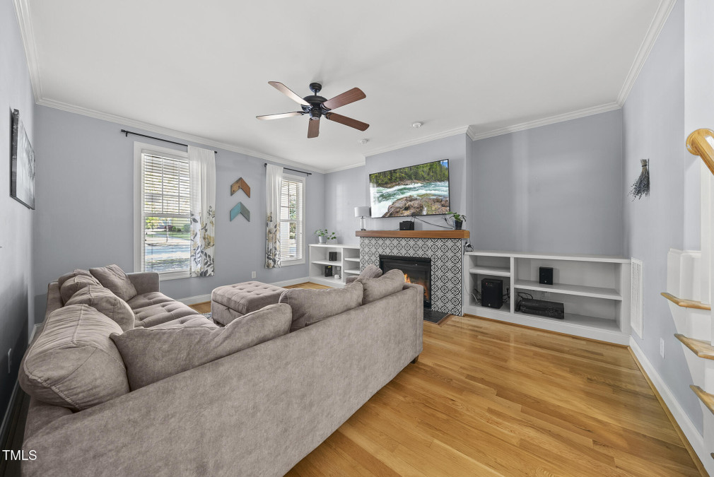 301 Marsh Landing Dr Holly Springs, NC 27540