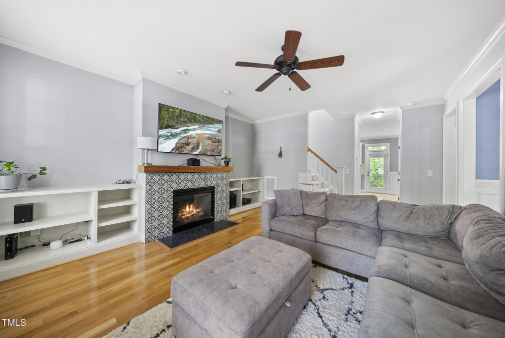 301 Marsh Landing Dr Holly Springs, NC 27540