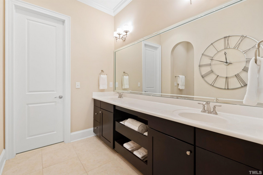 3809 Cottage Rose Ln Raleigh, NC 27612