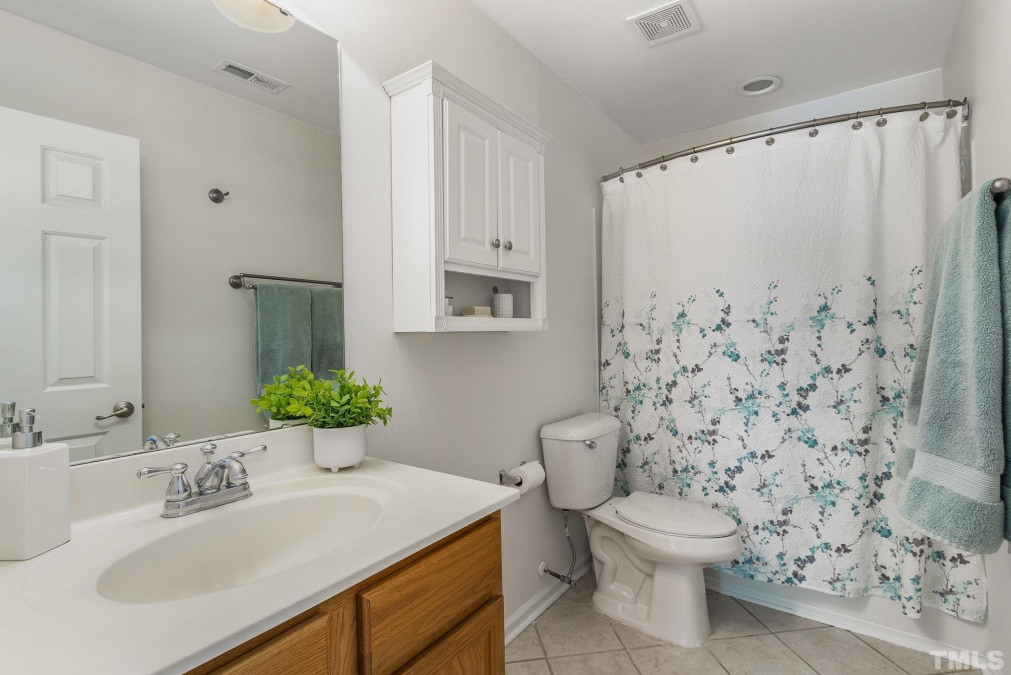 530 Emerald Downs Rd Cary, NC 27519