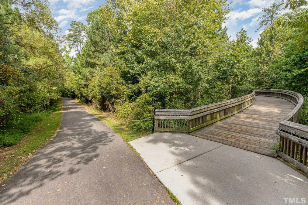 530 Emerald Downs Rd Cary, NC 27519