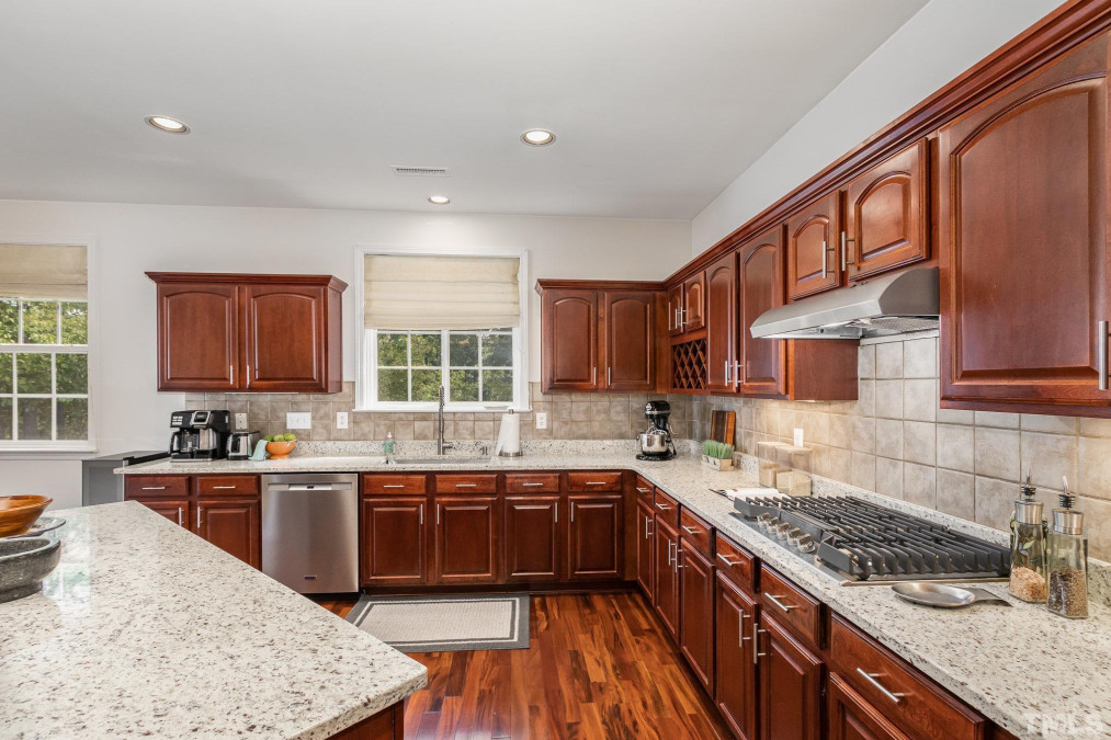 530 Emerald Downs Rd Cary, NC 27519