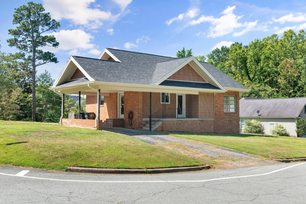 1916 Woodland Ave, Burlington, NC 27215 Raleigh Realty