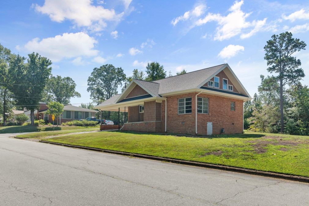 1916 Woodland Ave, Burlington, NC 27215 Raleigh Realty