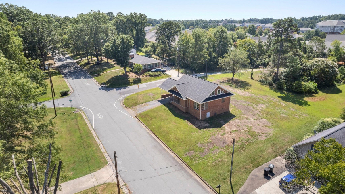 1916 Woodland Ave, Burlington, NC 27215 Raleigh Realty