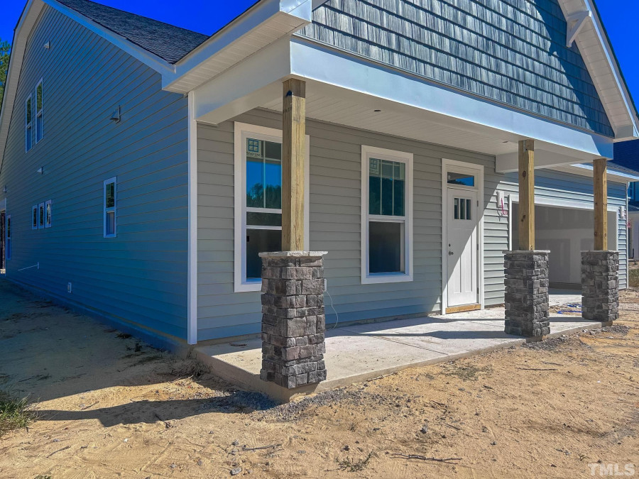 29 Beacon Hill Rd Lillington, NC 27546