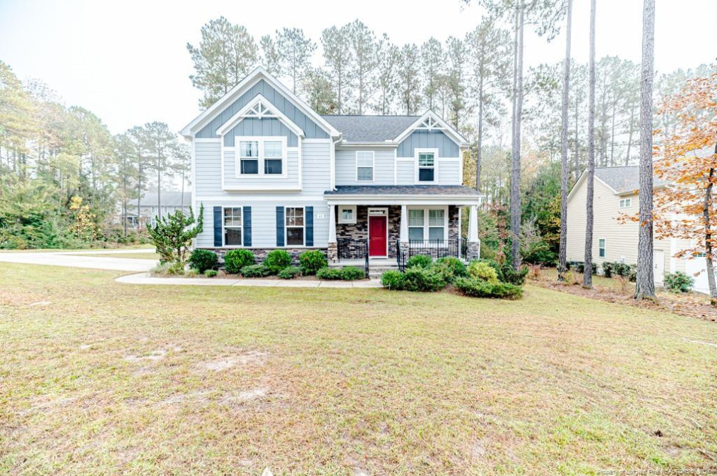 15 Waterside Cir Spring Lake, NC 28390