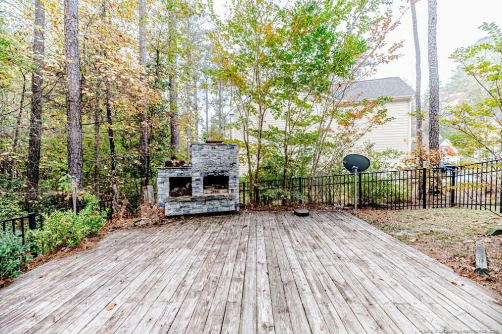 15 Waterside Cir Spring Lake, NC 28390