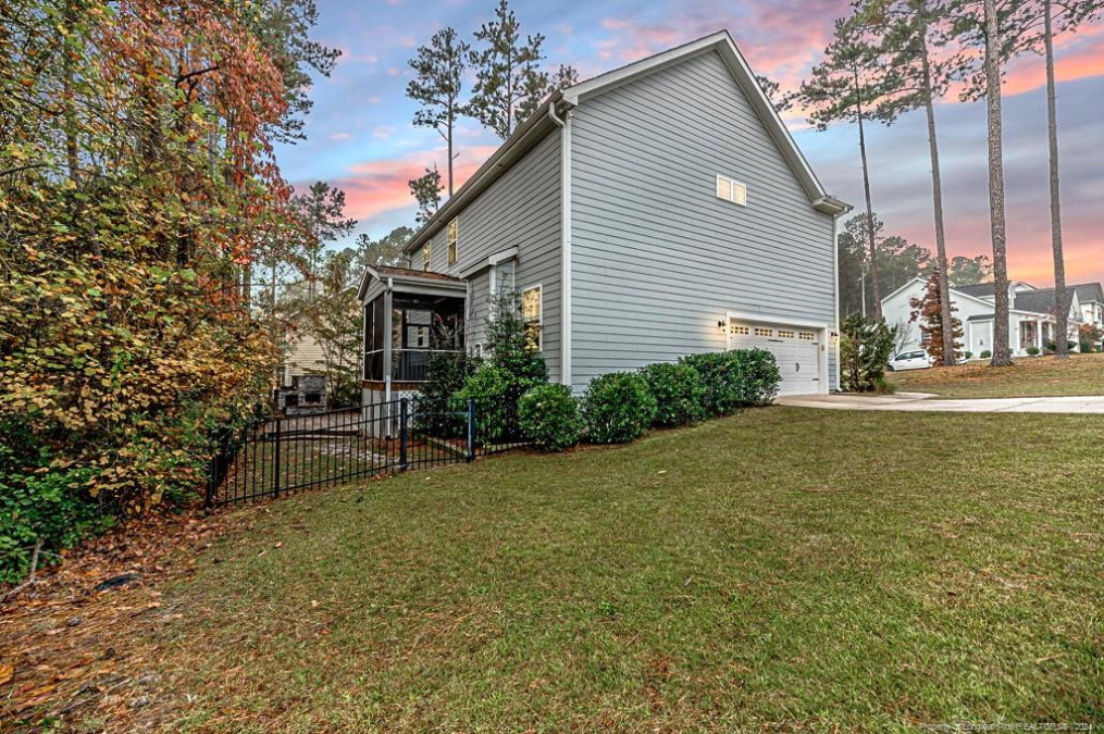 15 Waterside Cir Spring Lake, NC 28390