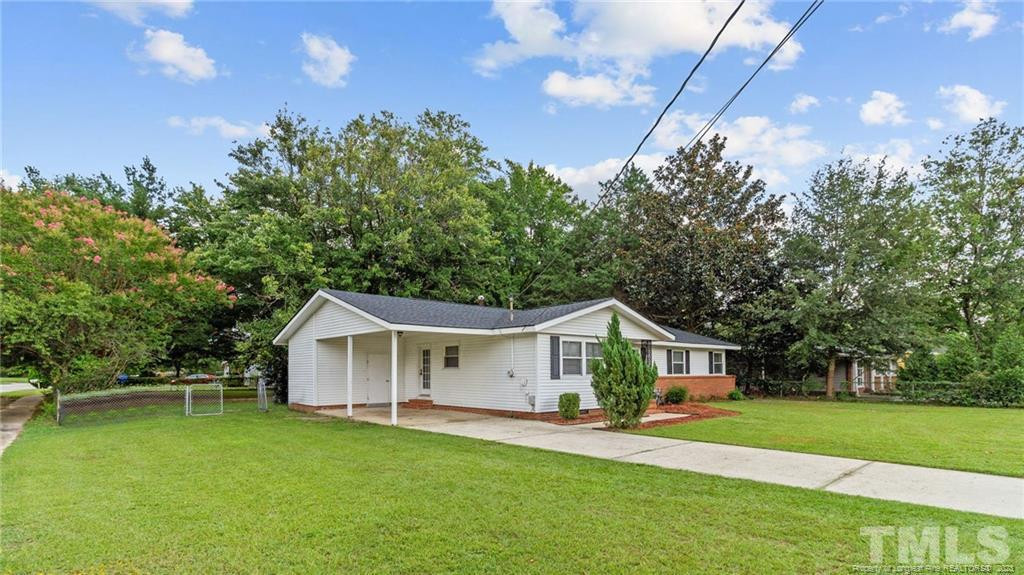 805 Berwick Dr Fayetteville, NC 28314