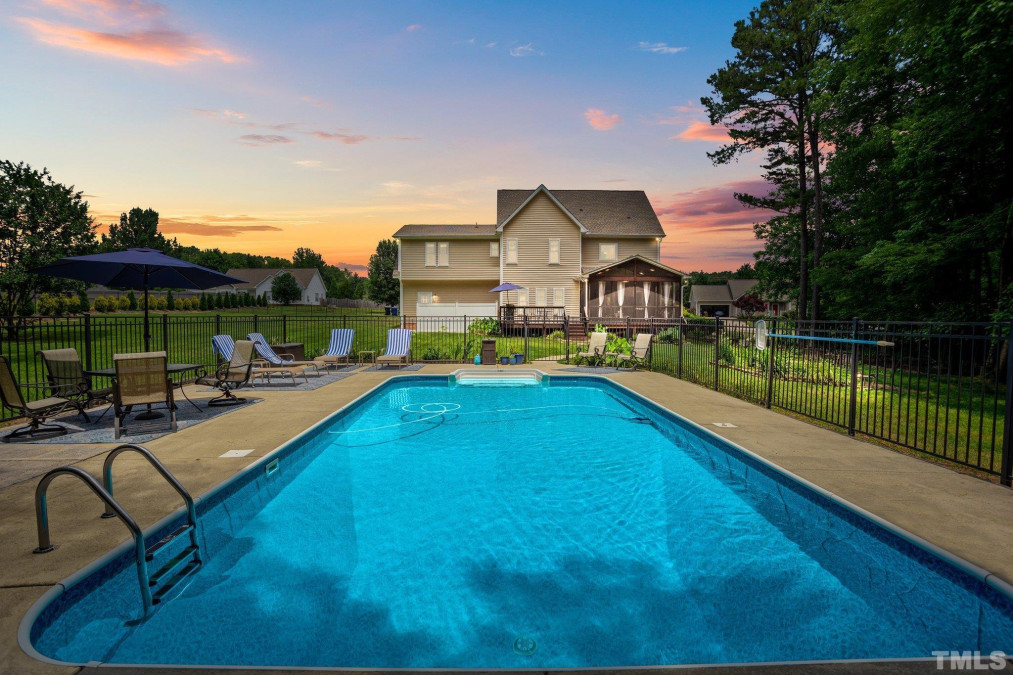 3704 Highland Creek Dr, Apex, NC 27539 Raleigh Realty