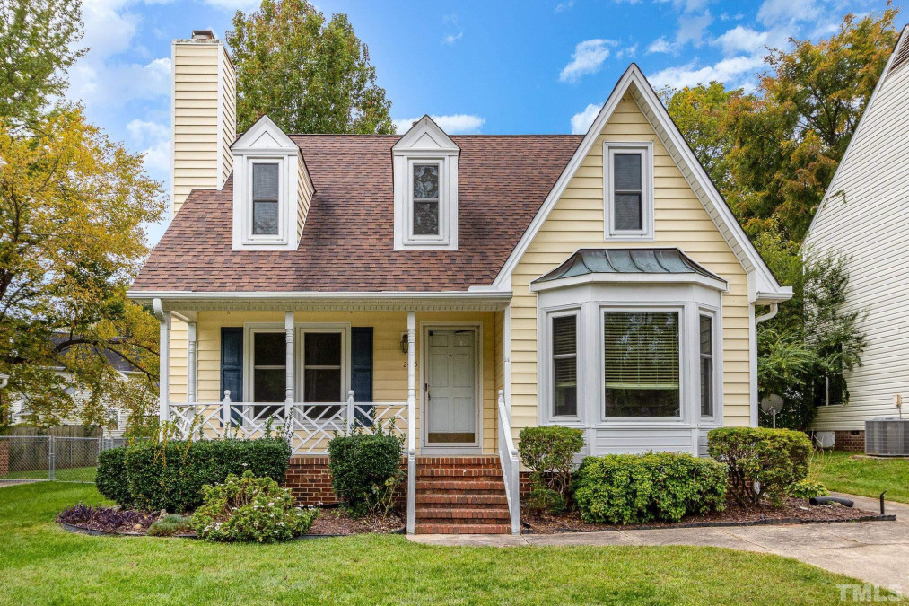2415 Wimbledon Cir Burlington, NC 27215